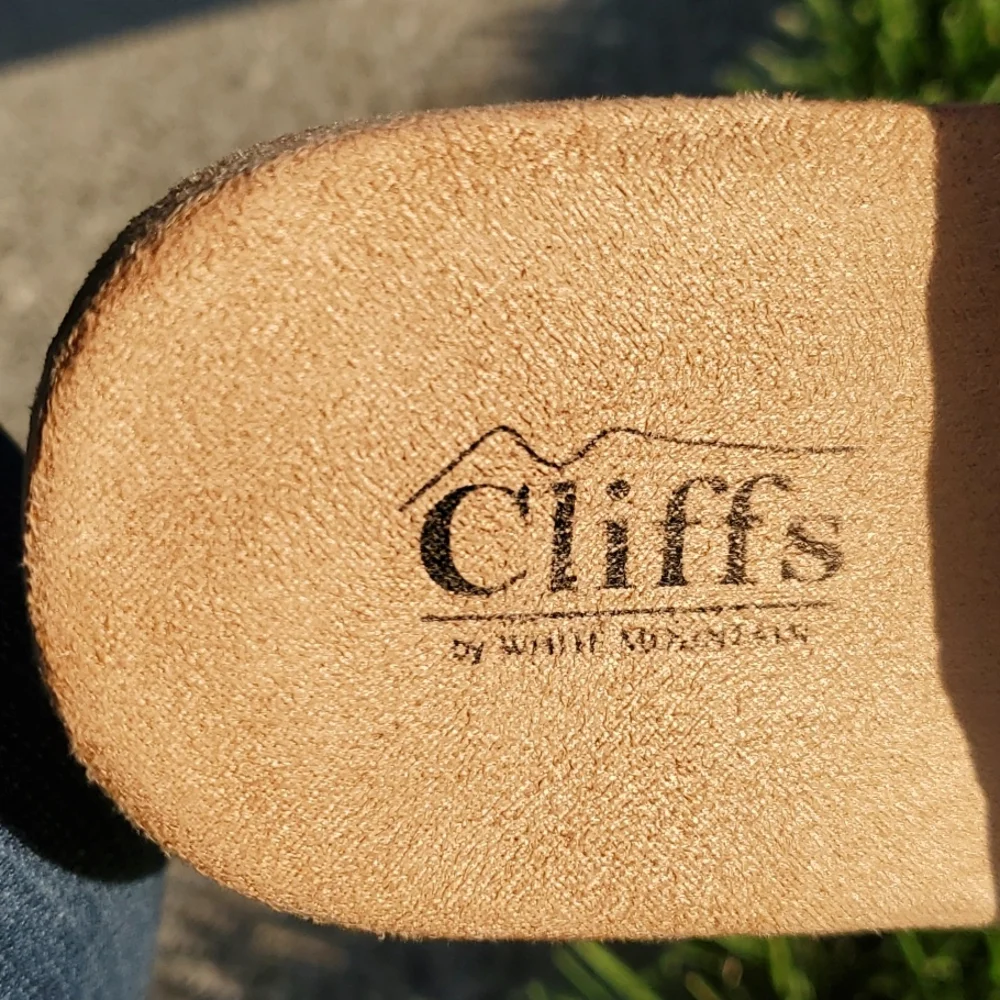 Slip-on Black Sandals with Memory Foam Cushioning - Picture 4 of 4